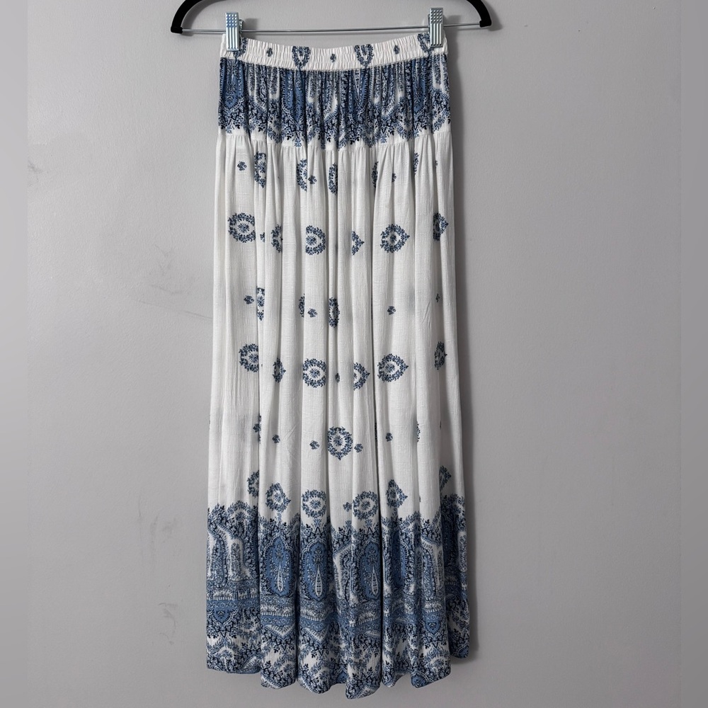 Vince Camuto Blue and White Patterned Women's Midi Skirt